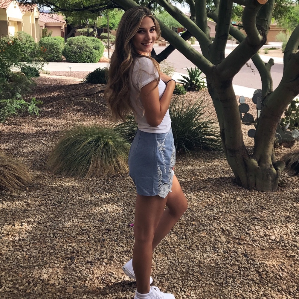 Meet your Posher, Kendra